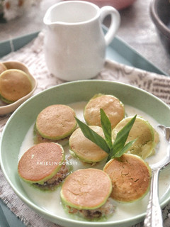 Foto resep Mini Dorayaki Klepon dengan Kuah Susu