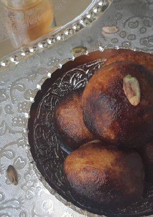 A picture of Aloo ke falahari non fried gulab jamun.