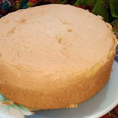 A picture of Golden vanilla sponge cake.
