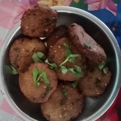 A picture of #Ga 4# week 19 # Methi Vada.