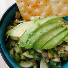 Una foto de Aguachile vegano🥗🍄🥑
