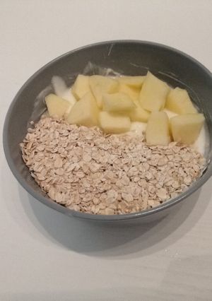 Foto principal de Bol de avena con manzana