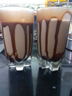 ચોકલેટ કોલ્ડ કોફી (Chocolate Cold Coffee Recipe In Gujarati) રેસીપી મુખ્ય ફોટો