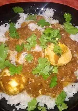 A picture of Egg curry.