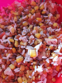 Una foto de Ensalada de lentejas con arroz🍚