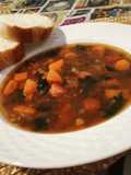 Sopa de salchichas y lentejas