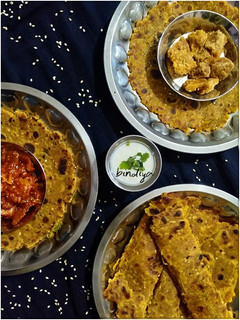 ખીચડી ના થેપલા(khichadi Thepla Recipe In Gujarati) રેસીપી મુખ્ય ફોટો