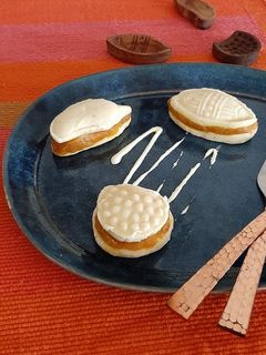 আম-মালাই স্যান্ডউইচ সন্দেশ (mango-malai sandwich sandesh recipe in bengali) রেসিপির প্রধান ছবি
