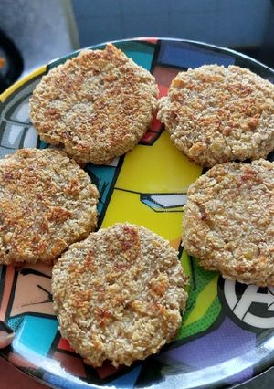Una foto de Galletitas veganas de banana, coco y avena🍌🥥