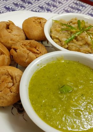 A picture of Batti,chokha,chutney.
