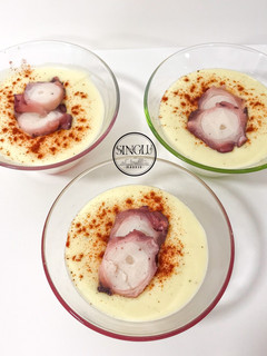 Una foto de Emulsión de patata y pulpo Thermomix