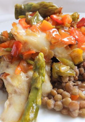 Foto principal de Corvina al horno con lentejas y verduras