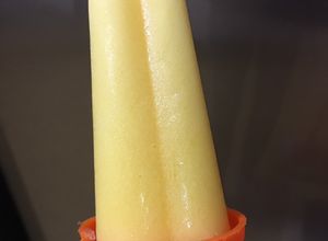 Una foto de Helado palito de durazno