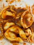 Tortellini con salsa de tomate especial