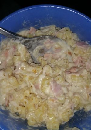 Una foto de Fideo cortadito con salsita de jamón y queso