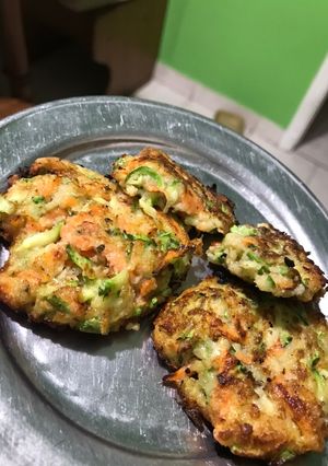 Una foto de Croquetas de zucchini y zanahoria 🥕😍