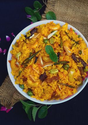 বাসন্তী পোলাও (basanti pulao recipe in Bengali) রেসিপির প্রধান ছবি