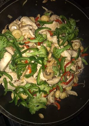 A picture of Chinese noodles.
