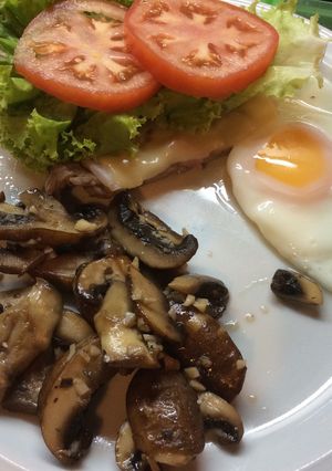 Una foto de "Chivito" uruguayo al plato