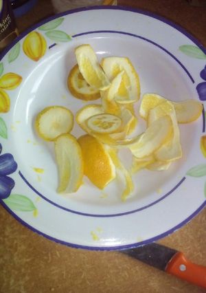A picture of Orange rind.