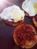 Tortos con picadillo y huevo