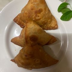 A picture of Classic Aloo Matar Samosa.