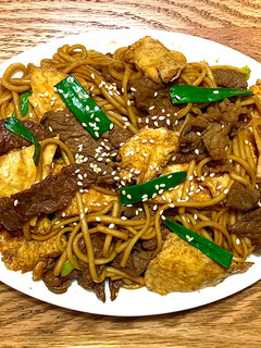 牛肉醬油蛋炒麵 的食譜成品照片