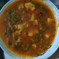 A picture of Matar paneer.