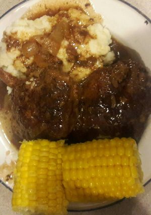 A picture of Salisbury steak.
