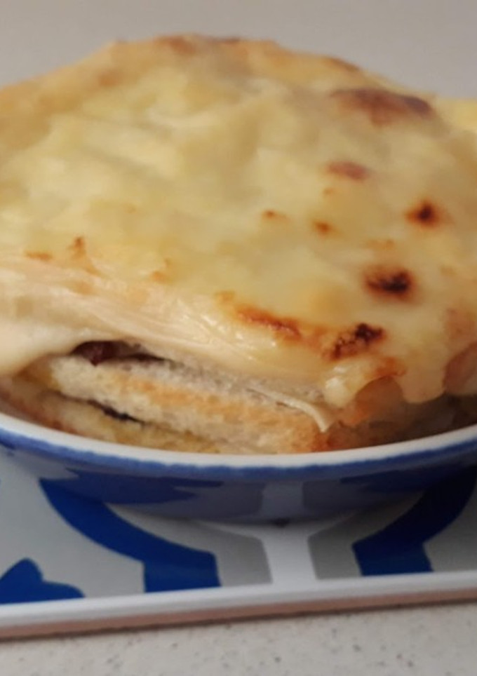 Una foto de Lasaña de pan de molde