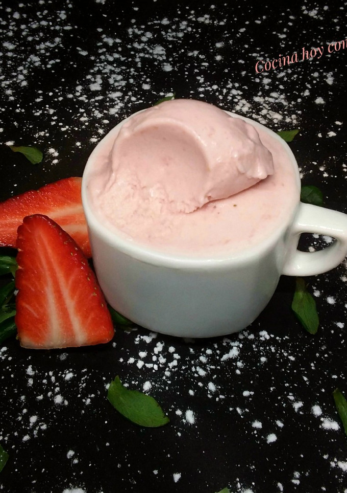 Una foto de Helado cremoso de fresa elaborado con la Monsieur Cuisine Plus