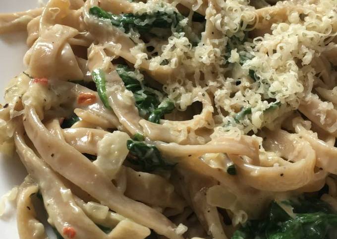 Steps to Prepare Super Quick Homemade Easy Peasy Spinach and Garlic Tagliatelle