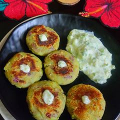 A picture of Sweet potato cutlet with cucumber raita.
