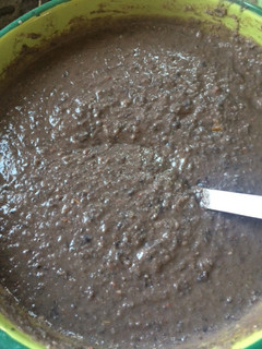 Una foto de Puré de frijoles con carnes frías