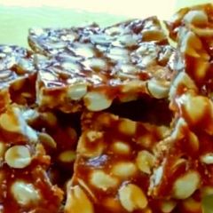 A picture of Peanut Chikki / Peanut Bar / Peanut Gachak.