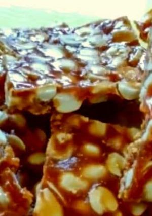 A picture of Peanut Chikki / Peanut Bar / Peanut Gachak.