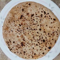 A picture of Goll roti.