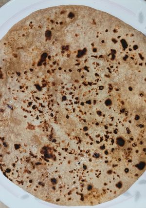 A picture of Goll roti.