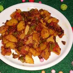 फ्राई शिमला मिर्च की सब्जी(fry shimla mirch ki sabzi recipe in hindi) রেসিপির প্রধান ছবি