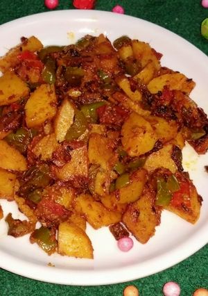 फ्राई शिमला मिर्च की सब्जी(fry shimla mirch ki sabzi recipe in hindi) रेसिपी मुख्य फोटो