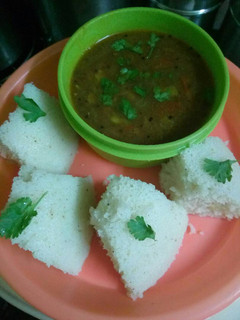 A picture of Idli sambar.