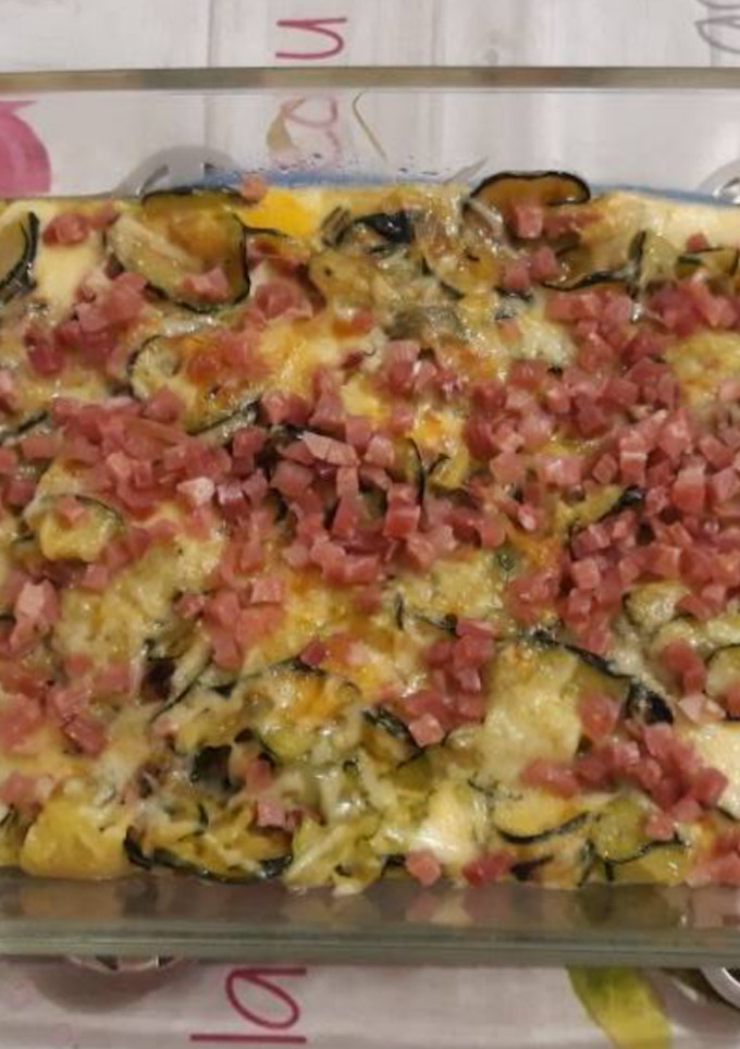 Una foto de Plato Campestre fit de calabacín, queso y jamón