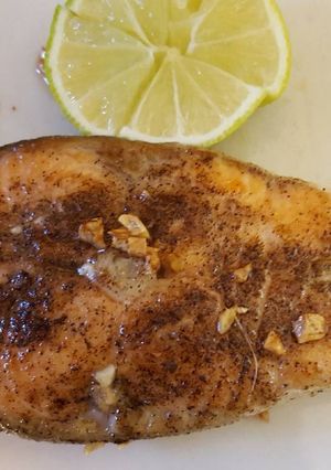 檸檬蒜味奶油香煎鮭魚 的食譜成品照片