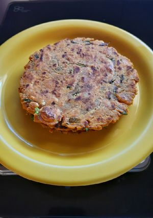 A picture of કોથમીરના થેપલા.
