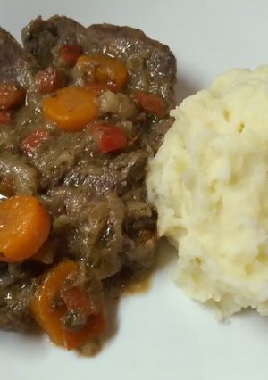 Una foto de Bifes a la criolla