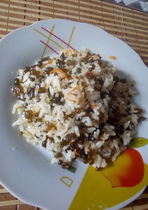 Una foto de Cushuro revuelto con arroz