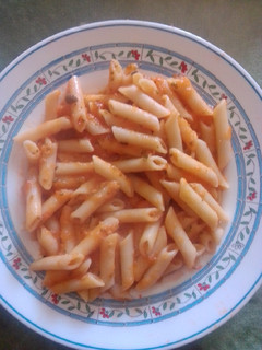 Una foto de Macarrones con salsa de tomate casera