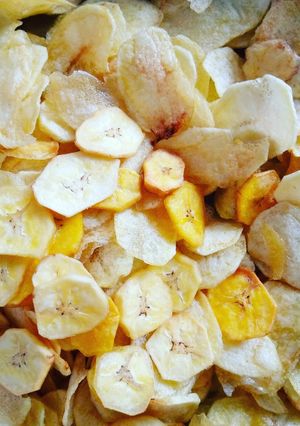 A picture of Banana and Potato Crisps.