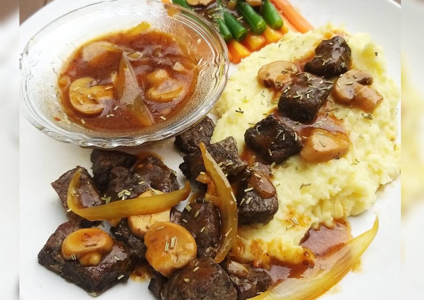 Saikoro Beef Steak & Mashed Potato