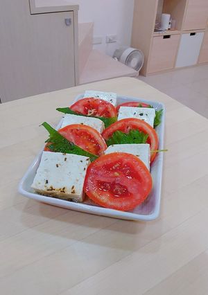不管日本還是義大利我都想去之日版卡布里沙拉(Caprese Salad) 的食譜成品照片